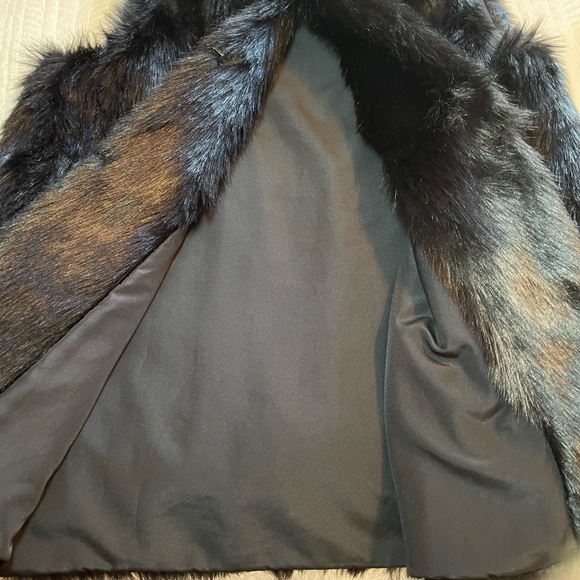 Mossimo Women's Faux Fur Black Vest Large Soft Sleeveless Lined Fall Winter - Picture 6 of 6